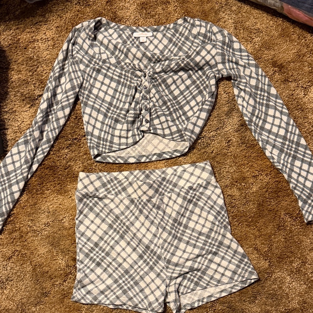 Colsie Gray and White Plaid Pajama set